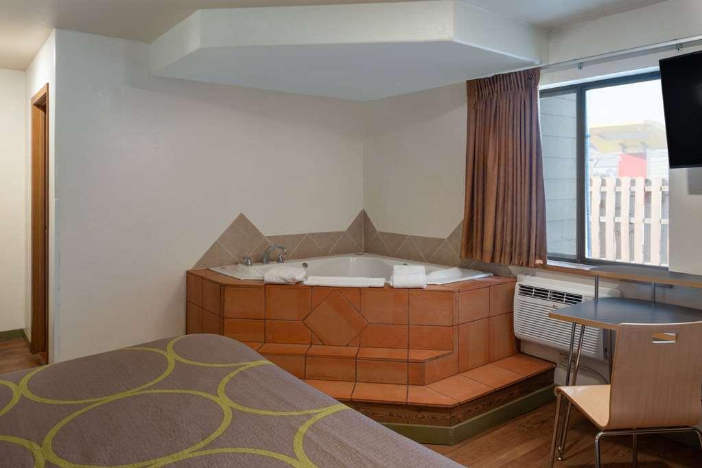Super 8 By Wyndham Livingston Yellowstone Bilik gambar